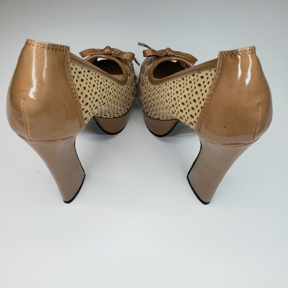CR Collection Women's Platform 5" High Heel Shoes, Beigh, Excellent Condtion - Picture 5 of 9